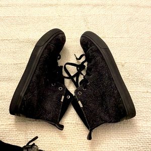 Tom’s Trvl Light shoes